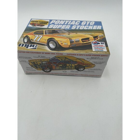 MPC 1970 Pontiac GTO Super Stocker Series 1:25 939 Plastic Model Kit - Picture 4 of 5